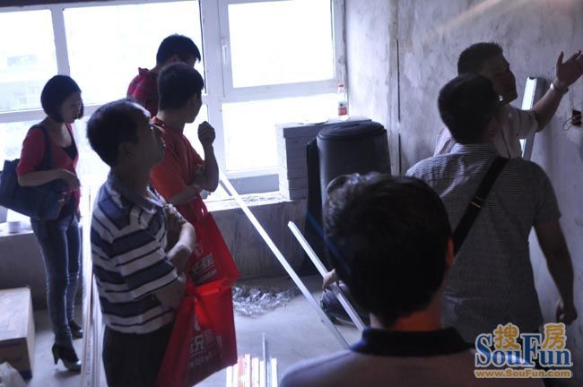 5月20号，像素南区业主参观考察崔氏兄弟样板间活动圆满结束